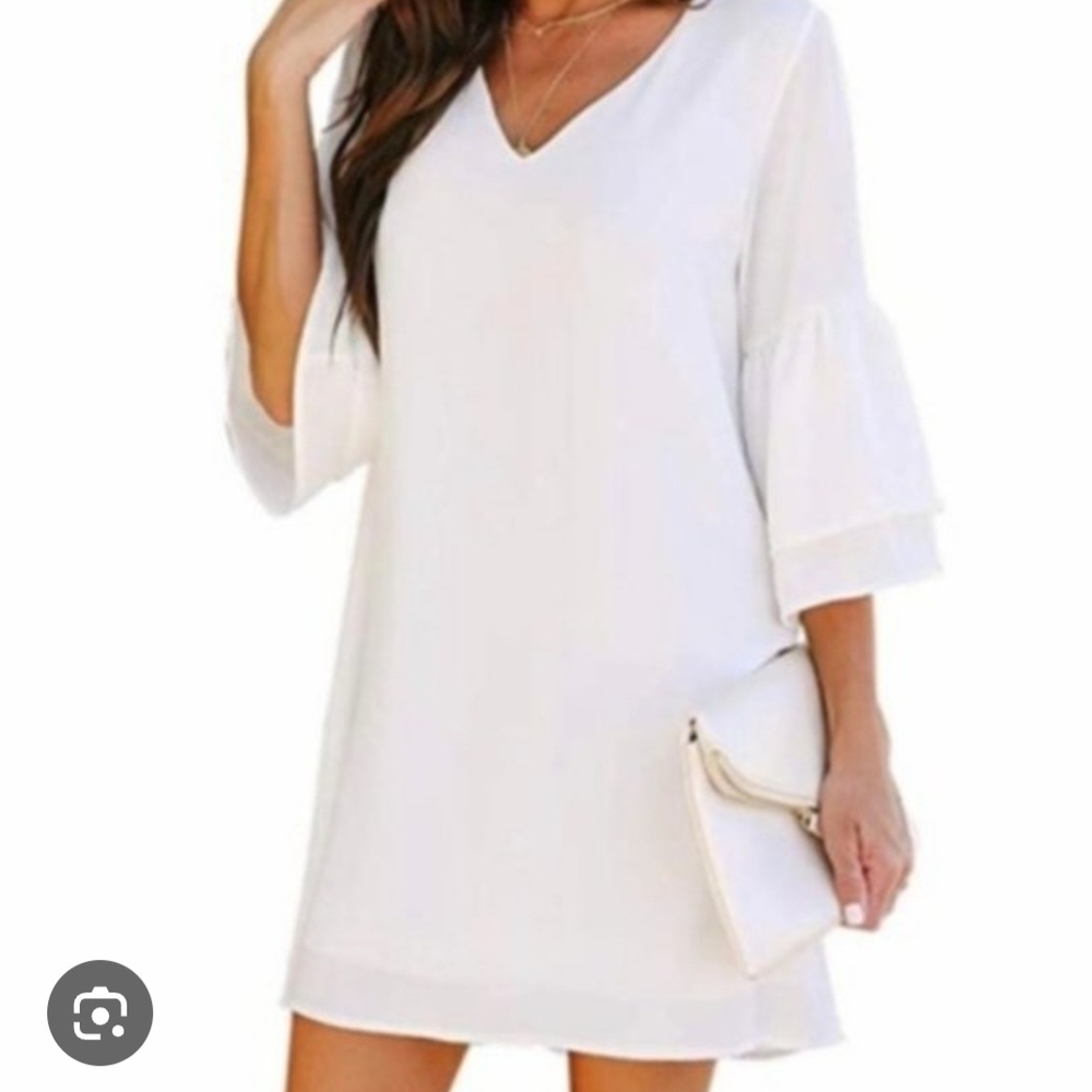 Chic White Mini Dress with Flared Sleeves